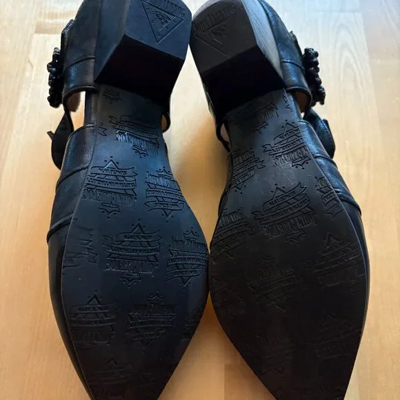 John Fleuvog Truth Alisha T-strap Size 6 - Picture 8 of 12